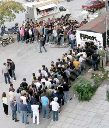 Ουρά για εισιτήρια στον ΠΑΟΚ και κλειστές προπονήσεις