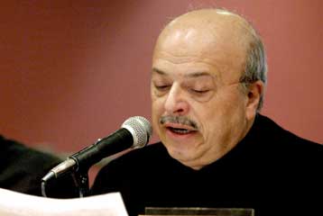 Έντονη διαμαρτυρία του συγγραφέα Γ.Ξανθούλη για τις υποψηφιότητες του «Διαβάζω»