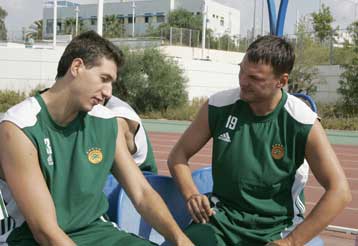 «Το πρωτάθλημα όσο τίποτα» θέλει ο Διαμαντίδης, τραυματίστηκε ο Σερμαντίνι