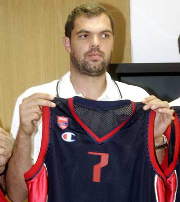 Δικαιώθηκε ο Παπανικολάου στη δικαστική διαμάχη με την ΑΕΚ