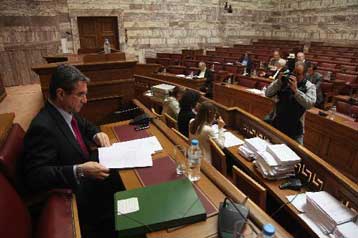 Ηλεκτρονική διασταύρωση στοιχείων για την «μαύρη εργασία» ζητά η ΕΣΕΕ