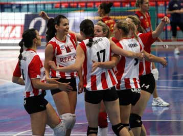 Στον τελικό ο Ολυμπιακός, παράταση αγωνίας για Παναθηναϊκό