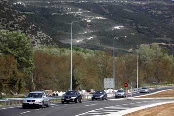 Ανοικτή μία λωρίδα κυκλοφορίας στα Τέμπη για δύο Σαββατοκύριακα