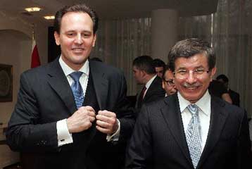 Συνάντηση Δρούτσα-Νταβούτογλου εν όψει της άφιξης Ερντογάν στην Αθήνα