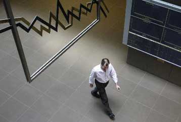 Ανακάμπτει το ευρώ μετά την ανακοίνωση της προσφυγής στο «δίχτυ ασφαλείας» ΕΕ-ΔΝΤ