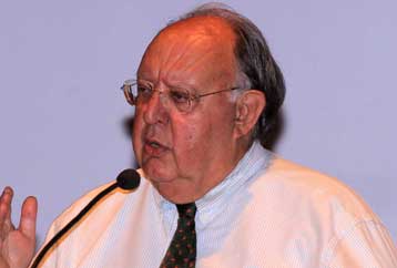 «Κόκκινες γραμμές» βάζει όποιος είναι σε θέση ισχύος, λέει ο Θ.Πάγκαλος