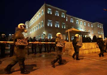 Μία 16χρονη συνελήφθη στα επεισόδια μετά την πορεία στα Προπύλαια