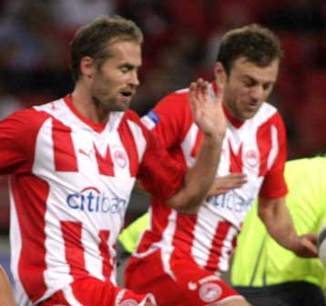 Διαψεύδει ο Ολυμπιακός για Αβραάμ και Μέλμπεργκ