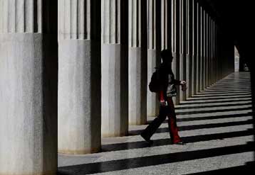 Επιφυλάξεις στις αγορές για τα αποτελέσματα της ενεργοποίησης του μηχανισμού στήριξης