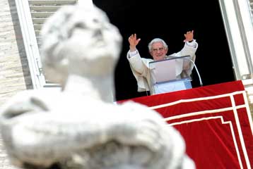 Κανονικά η επίσκεψη του Πάπα στη Βρετανία παρά το «αφελές και ασεβές» υπόμνημα