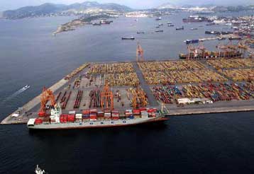 Πτώση 26,9% στο εμπορικό έλλειμμα το πρώτο δίμηνο του 2010 λόγω των μειωμένων εισαγωγών