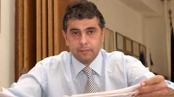 Η κατάργηση του 13ου και 14ου μισθού θα οδηγήσει σε βαθύτερη ύφεση, τονίζει η ΕΣΕΕ