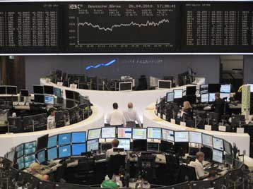 Κέρδη στα ευρωπαϊκά χρηματιστήρια, κλείσιμο με υποχωρήσεις στη Γουόλ Στριτ τη Δευτέρα