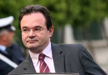 Σενάρια για την αναδιάρθρωση του χρέους διακινούνται τώρα από διεθνή μέσα ενημέρωσης