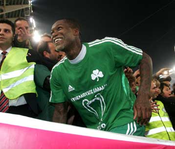 Και του χρόνου νταμπλ, υποσχέθηκε ο Σισέ και έβαλε τέλος στις φήμες