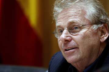 Καταστροφική η διαχείριση της ελληνικής κρίσης από την Ευρώπη, λέει ο Κον-Μπεντίτ