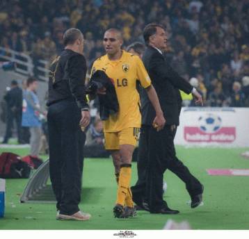 Καθυστέρησε στην ομιλία ο Τζιμπούρ και «έχασε» την ενδεκάδα