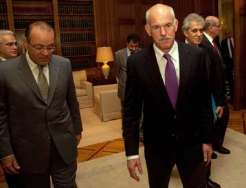 Αλλεπάλληλες επαφές Παπανδρέου με τους παραγωγικούς και κοινωνικούς εταίρους