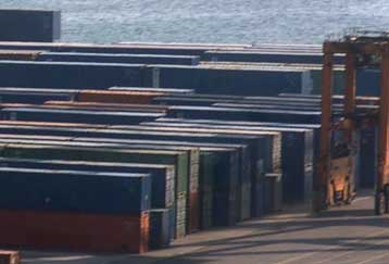 Ποσότητα-μαμούθ λαθραίων τσιγάρων κατασχέθηκε στον Πειραιά