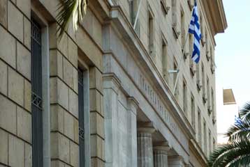 Με αρνητικό πρόσημο η χρηματοδότηση επιχειρήσεων-νοικοκυριών το Μάρτιο