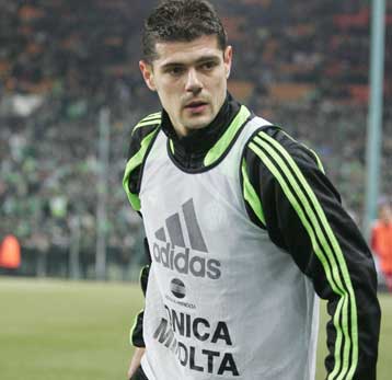 Η Λάρισα ανακοίνωσε τον Ταυλαρίδη για τέσσερα χρόνια