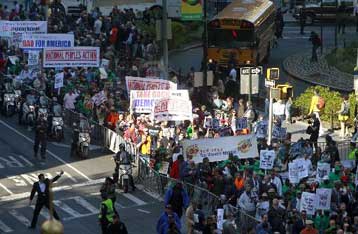 Μεγάλη διαδήλωση στη Νέα Υόρκη κατά του τραπεζικού συστήματος