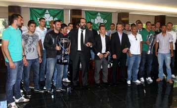 Το πριμ του Πατέρα στους νταμπλούχους και το κοινωνικό πρόσωπο του Παναθηναϊκού