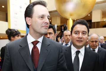 Για νέα εποχή οικονομικής συνεργασίας Ελλάδας και Τουρκίας μιλούν Δρούτσας και Μπαμπατζάν