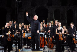 Κώφωση αλλά και οσφυαλγία απειλούν τους μουσικούς