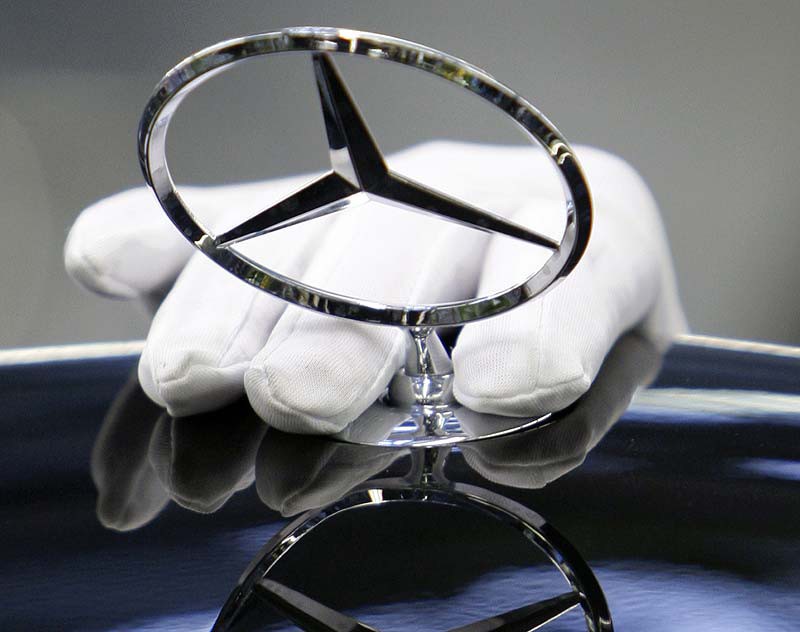 Διπλασιάζει τις εκτιμήσεις κερδών της η Daimler για το 2010