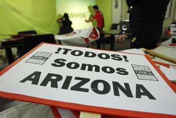 Με διαδηλώσεις απαντούν οι Αμερικανοί στον αντιμεταναστευτικό νόμο της Αριζόνας