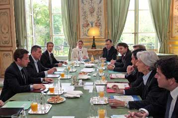 Αισιοδοξεί το Παρίσι για την έγκριση από την ΕΕ του πακέτου διάσωσης της Ελλάδας