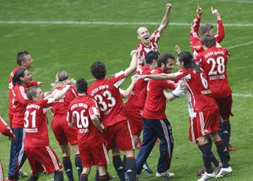 H Μπάγερν σήκωσε τη «σαλατιέρα», έπεσε η Χέρτα