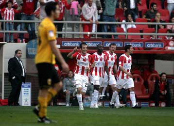 Υπόθεση Ολυμπιακού και ΠΑΟΚ η δεύτερη θέση μετά τις νίκες επί ΑΕΚ και Αρη αντίστοιχα