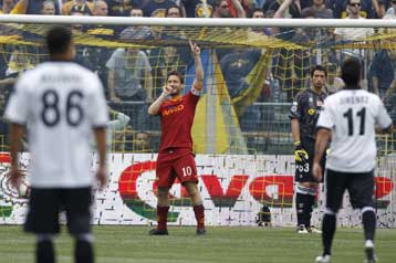 «Πάτησε» κορυφή η Ρόμα και… περιμένει το Λάτσιο – Ίντερ την Κυριακή