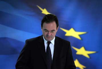 Μαχαίρι στο 13ο και 14ο μισθό στο Δημόσιο, σώζεται στον ιδιωτικό τομέα