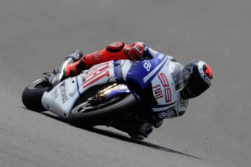 Μεγάλη νίκη-ανατροπή του Λορένθο στο MotoGP της Χερέθ