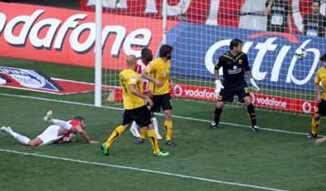 Ο Ολυμπιακός κοντά στο Champions League μετά το… χορταστικό 2-1 επί της ΑΕΚ