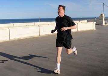 Αντίστροφη μέτρηση για τις βρετανικές εκλογές με το βλέμμα στην αυτοδυναμία