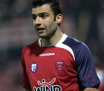 Προτιμά εξωτερικό ο Τζαβέλλας, ενώ είναι πιστός στον Πανιώνιο