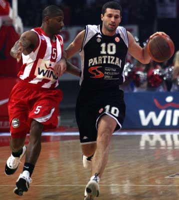 Ο Σκούνι Πεν χαρακτήρισε «φαινόμενο» την Παρτιζάν