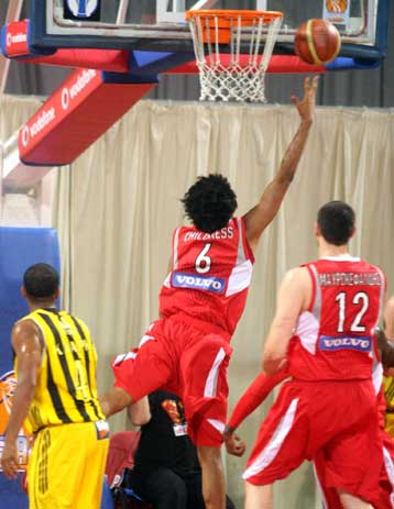 Ο Ολυμπιακός «καθάρισε» τον Αρη και στρέφει το βλέμμα του στο Παρίσι