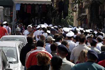Ένστολοι αξιωματικοί πραγματοποίησαν πορεία προς τη Βουλή