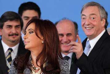 Ο Νέστορ Κίρσνερ στα ηνία του περιφερειακού μπλοκ της Νότιας Αμερικής
