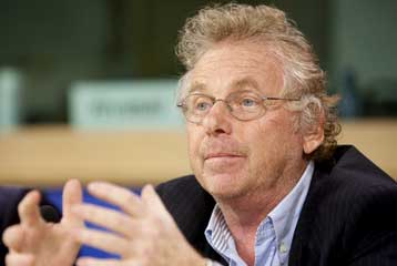 «Δώστε χρόνο στην Ελλάδα» λέει ο Ντανιέλ Κον Μπεντίτ