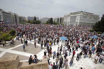 Τυφλή και προβοκατόρικη βία υπονομεύει τον αγώνα των εργαζομένων, τονίζει η ΓΣΕΕ