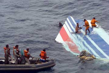 Εντοπίστηκαν τα μαύρα κουτιά της πτήσης της Air France που χάθηκε στον Ατλαντικό