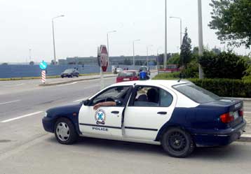 Τρεις αστυνομικοί τραυματίες από πυρά ληστών στην Κορινθία