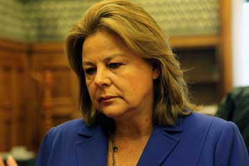 Συμφωνία με την αγορά για μειώσεις τιμών επιδιώκει το υπουργείο Οικονομίας