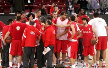 Ημιτελικός με το μυαλό στην Ελλάδα, λέει ο Παπαλουκάς